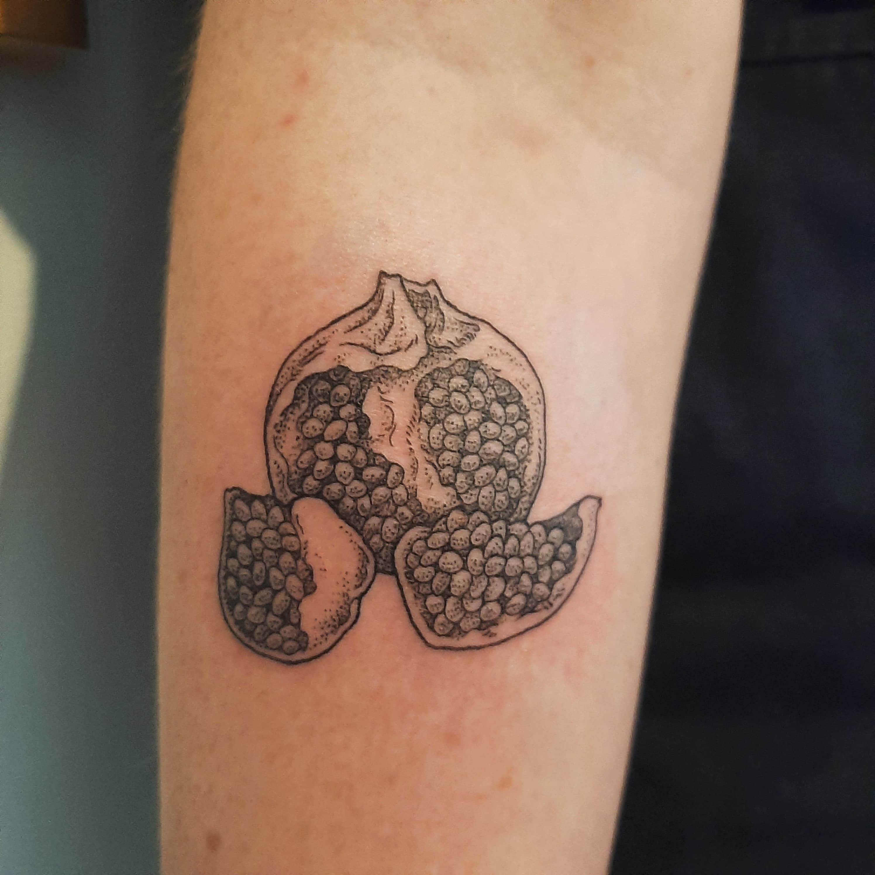 neo-traditional fine line tattoo by Tommy Lovold at Lucky Dogs Tattoo Santa Teresa, Costa Rica (photo 3)