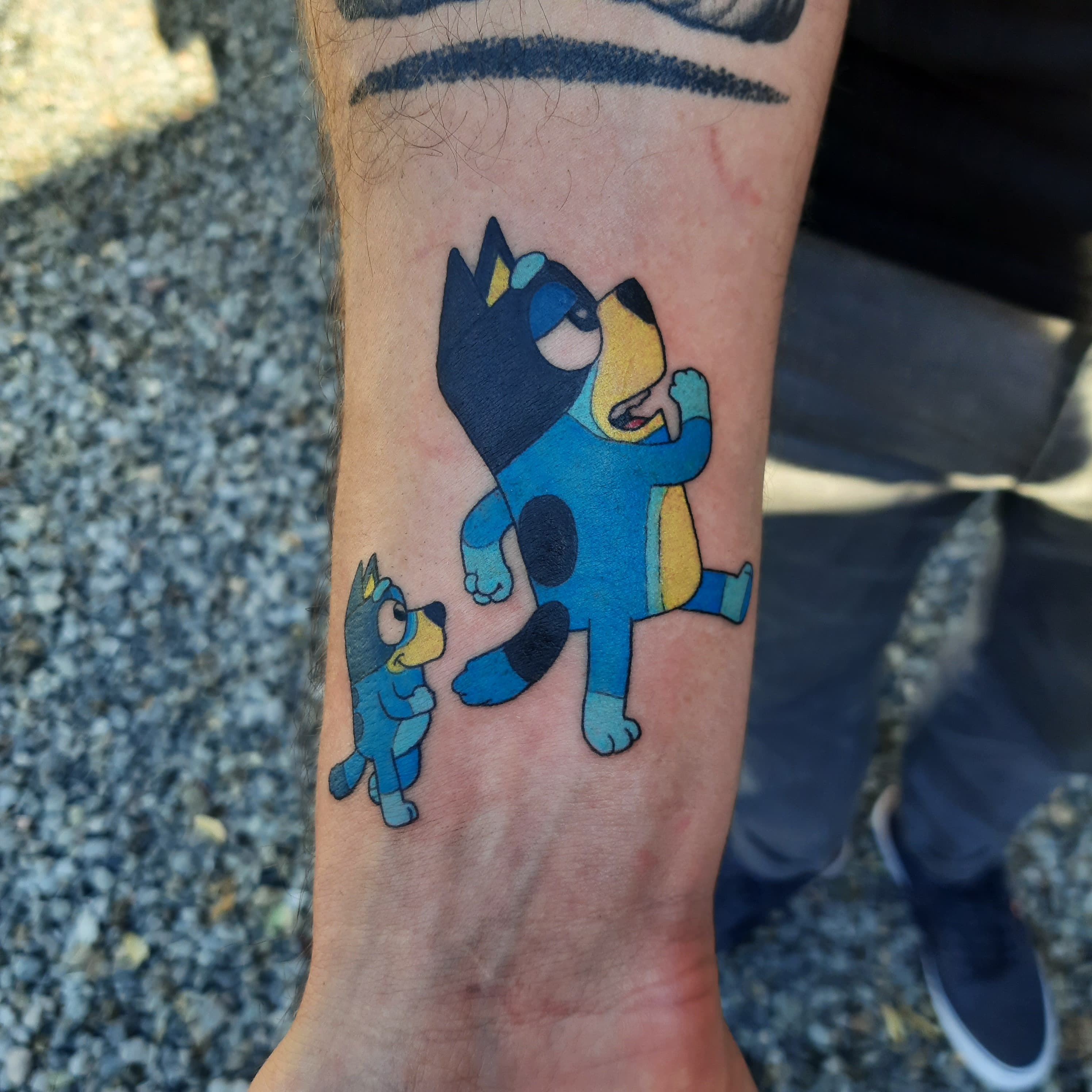 neo-traditional fine line tattoo by Tommy Lovold at Lucky Dogs Tattoo Santa Teresa, Costa Rica (photo 4)