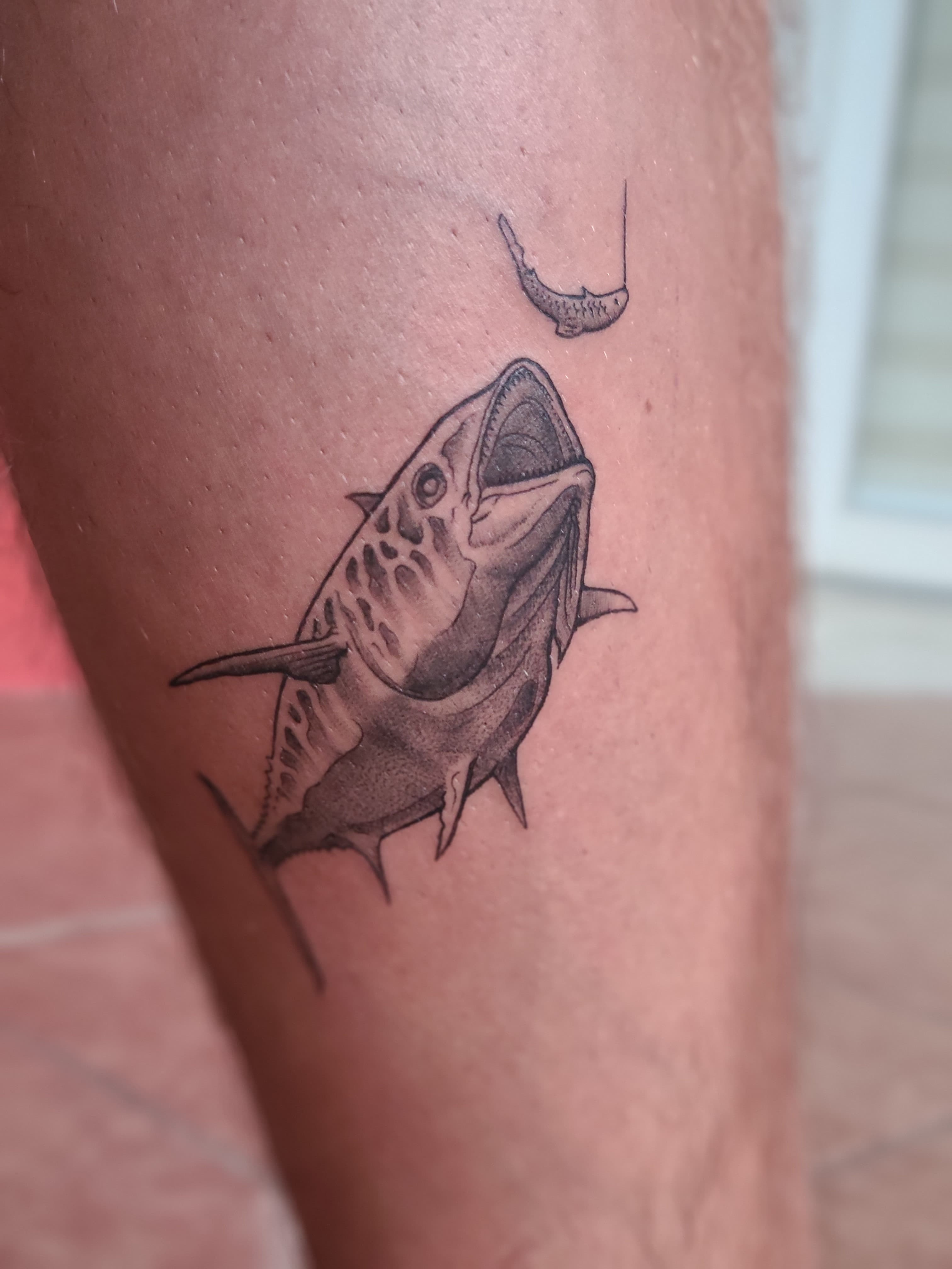 neo-traditional fine line tattoo by Tommy Lovold at Lucky Dogs Tattoo Santa Teresa, Costa Rica (photo 8)